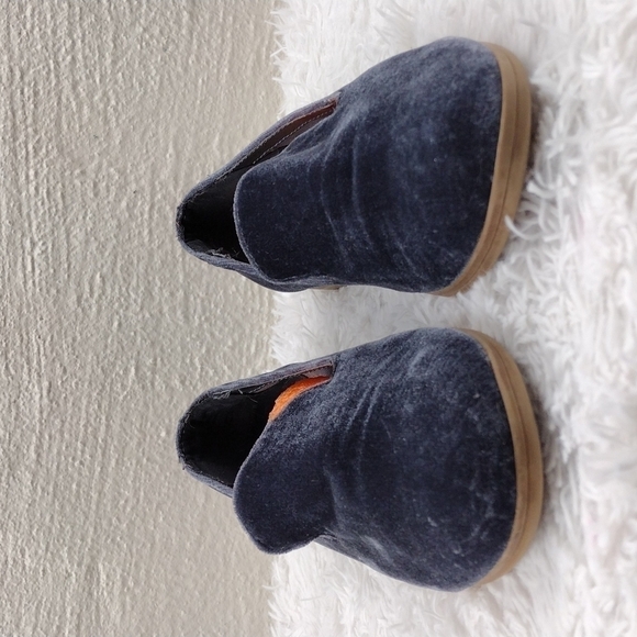 DV Blue Velvet Upper Closed Almond Toe Low Stacked Heel Casual Loafer Shoe - Picture 3 of 15